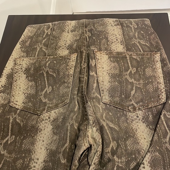 Reformation High-Rise Niki Jeans Size 28 - Picture 9 of 9